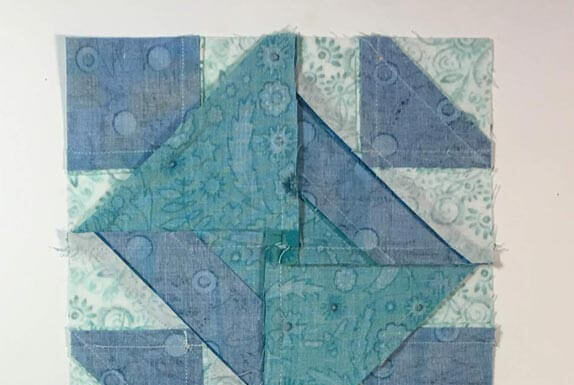 Tutorial on how to make an anvil quilt block