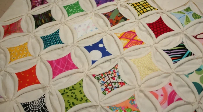 How to Make a Wonderful Cathedral Windows Quilt Squares